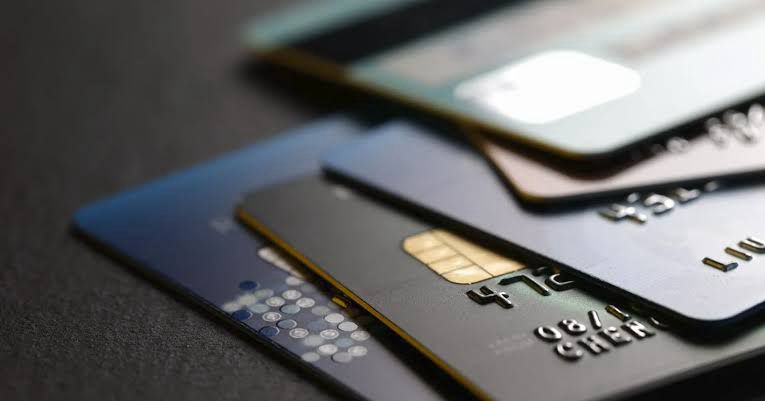 Juros rotativos de cartão de crédito: novas regras já estão em vigor